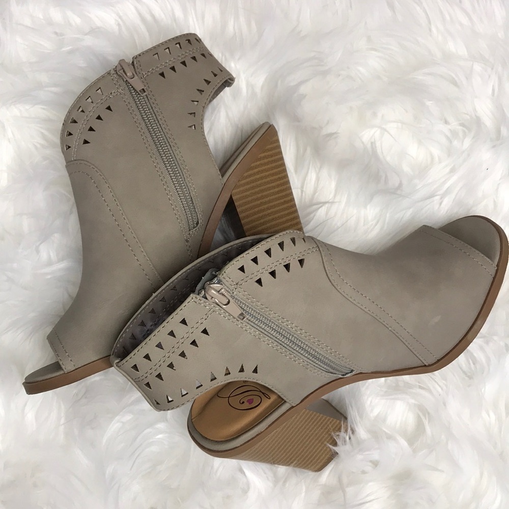 𝑾𝒆𝒅𝒈𝒆 𝑩𝒐𝒐𝒕𝒔